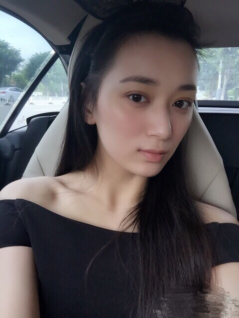 女朋友很漂亮是怎样的体验?