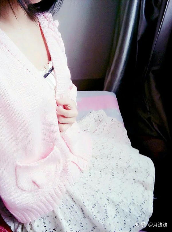 为什么萝莉脸大部分都是平胸的?