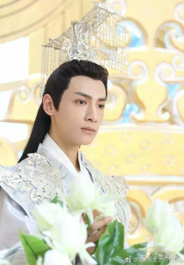 为什么罗云熙忽然火起来了或者说为什么凭着润玉一角他能获得如此大的