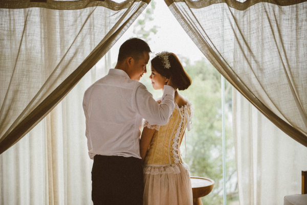 如何自拍出亲密又自然的情侣照