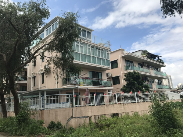 买村屋/唐楼[/h1]村屋和唐楼可算是相对低单价/低总价的选择了,40万 