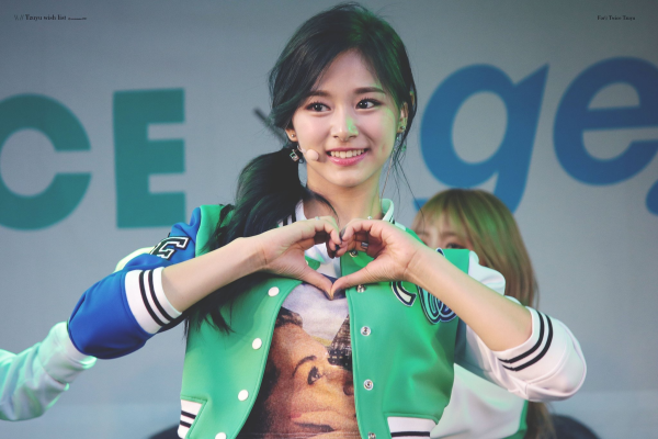 怎样评价twice周子瑜的颜值