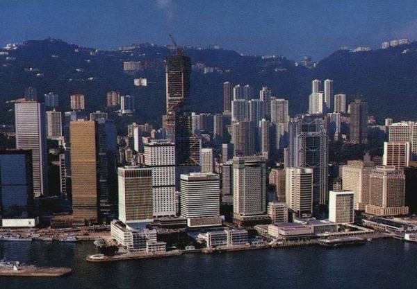 回归前的香港是什么样的