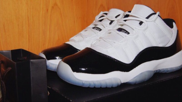 aj11我买的鞋头不透明,请问是假货吗?