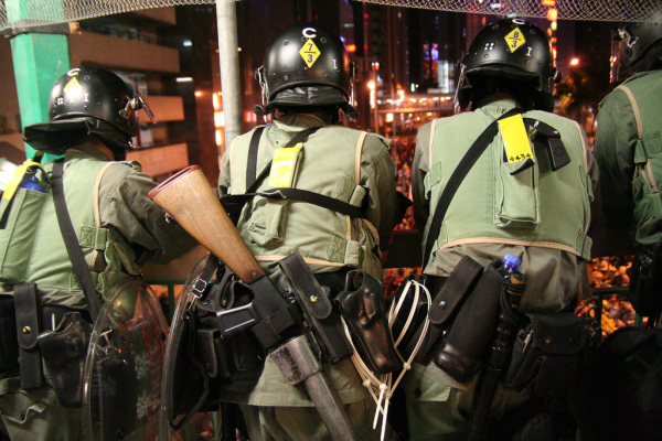 香港警察都配备哪些武器装备