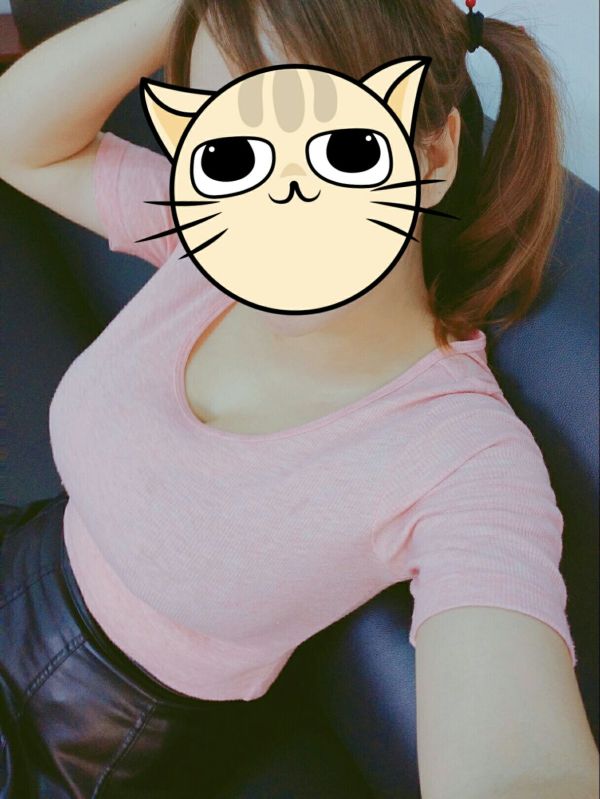 大胸女生如何穿衣搭配